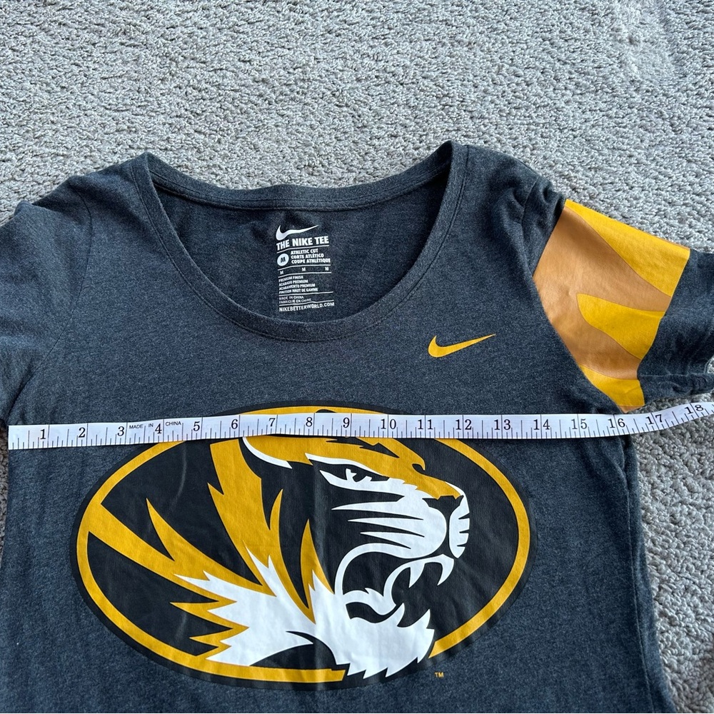 Nike Women's Black and Gold Graphic Tee - Picture 3 of 4
